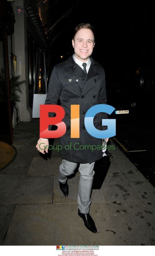 Olly Murs Buys Big Issue