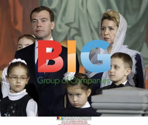 Medvedev Attends Orthodox Christmas Service