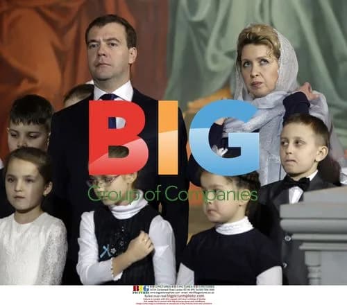 Medvedev Attends Christmas Service