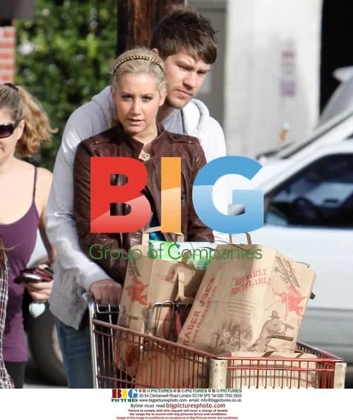 Ashley Tisdale and Boyfriend Scott Speer Shopping
