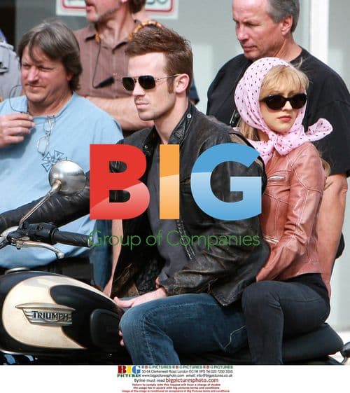 Cristina Aguilera on Burlesque set