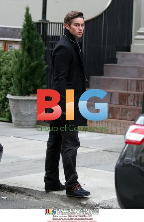 Chace Crawford on Gossip Girls Set