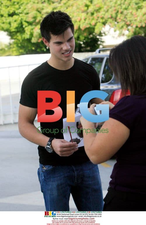 Taylor Lautner Running Errands in West Hollywood