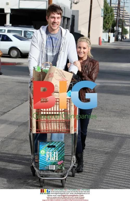 Ashley Tisdale and boyfriend shop at Trader Joe's