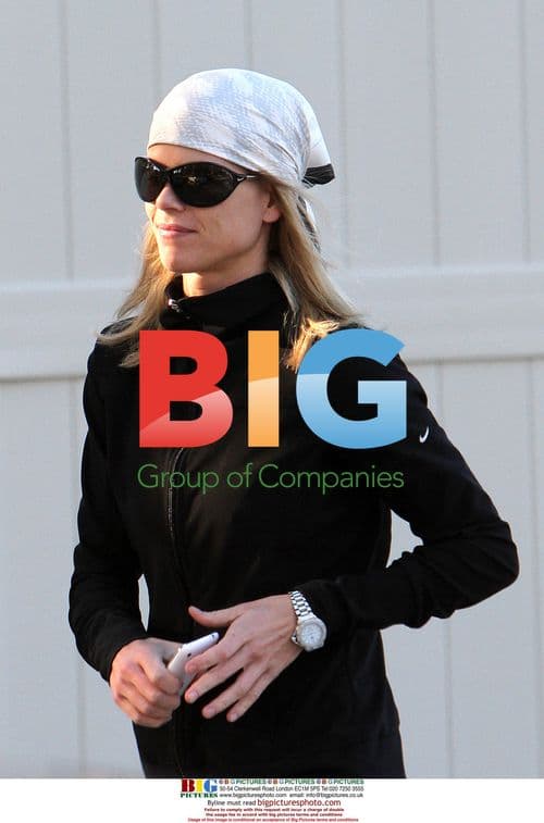 Elin Nordegren Dropping Off Daughter