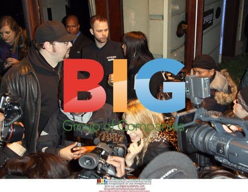 Ke$ha Shopping in NYC