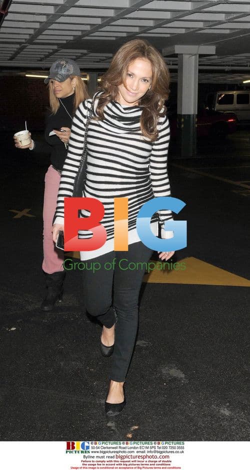 Jennifer Lopez visits doctor's office