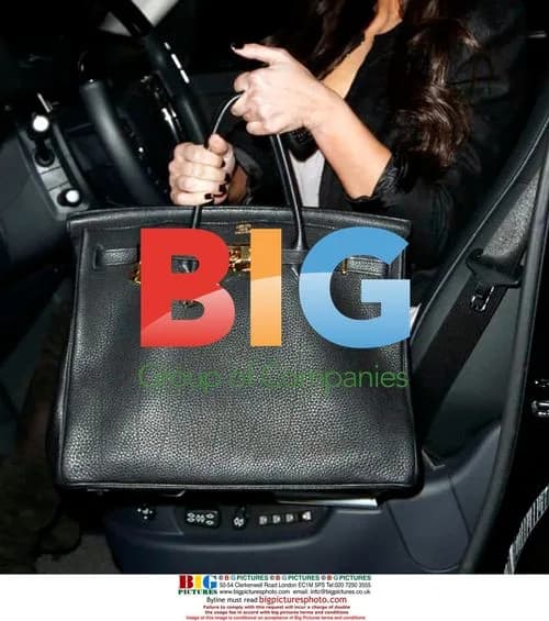 Kim Kardashian Goes to Dinner