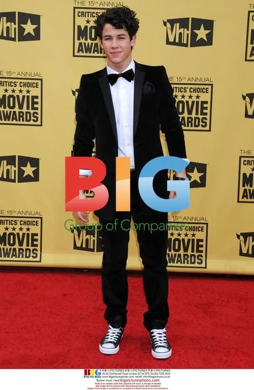 Nick Jonas Arrives at Critics' Choice Awards