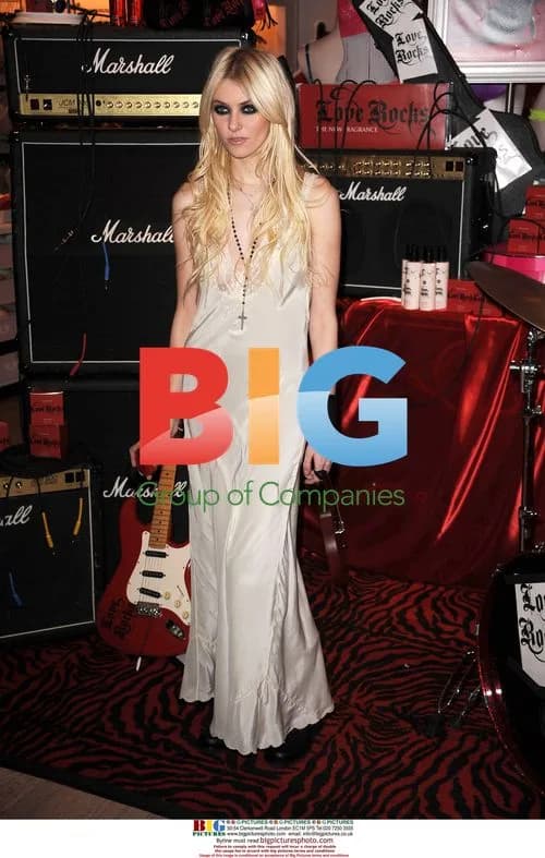 Taylor Momsen at Victoria's Secret Launch
