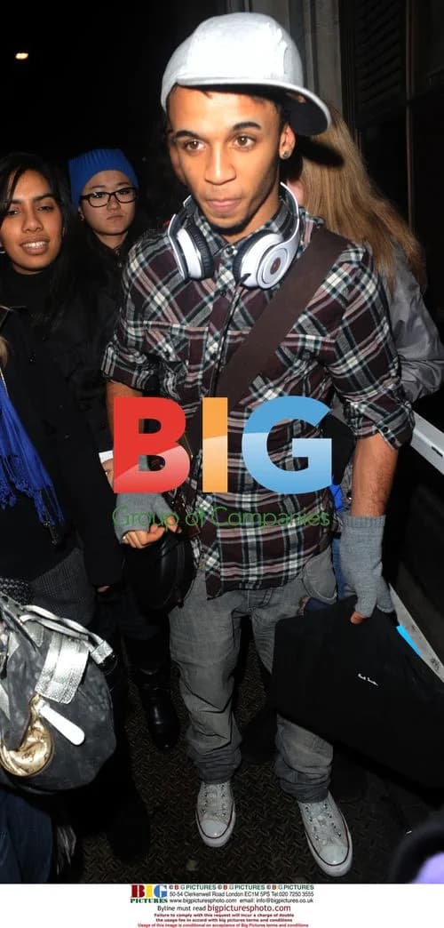 JLS singer Aston Merrygold mobbed by fans