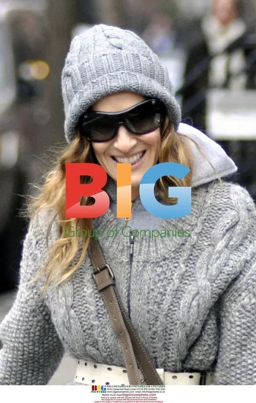 Sarah Jessica Parker Takes Son to School