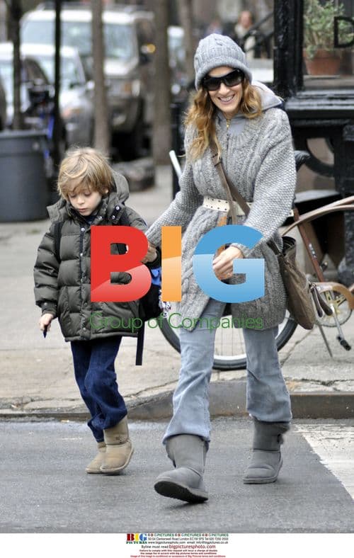 Sarah Jessica Parker Takes Son to School