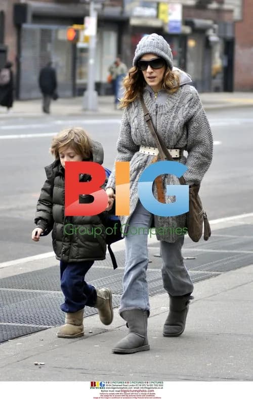 Sarah Jessica Parker Takes Son to School