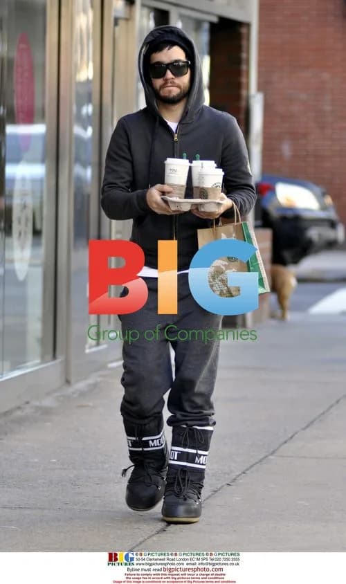 Pete Wentz Gets Coffee in NYC