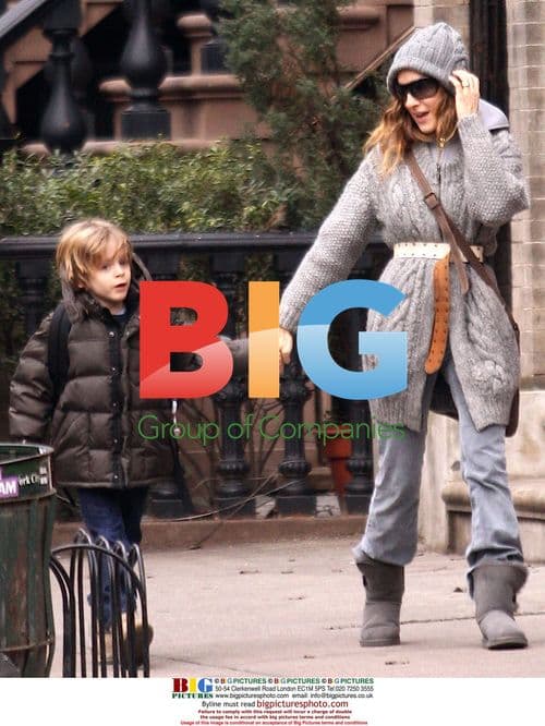 Sarah Jessica Parker Takes Son to School