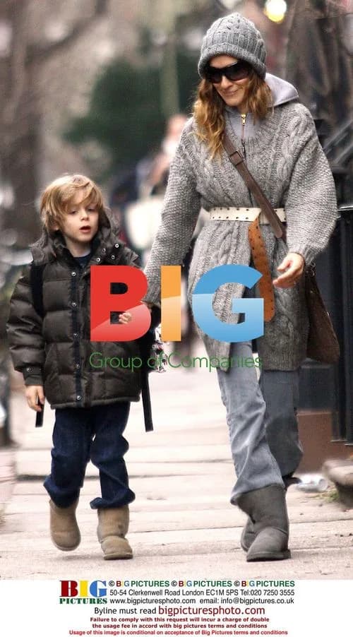 Sarah Jessica Parker Takes Son to School