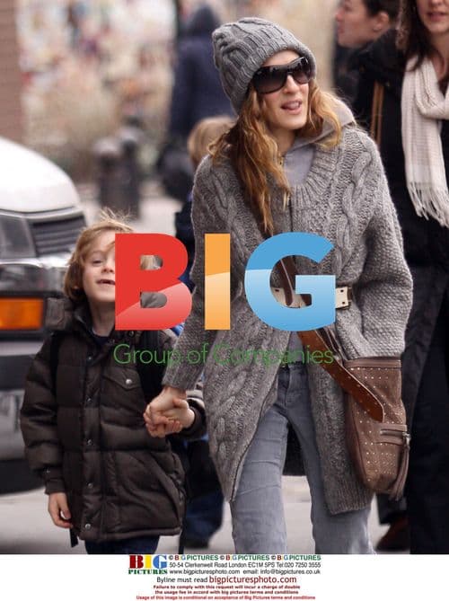 Sarah Jessica Parker taking son to school