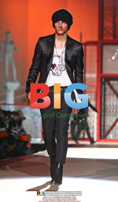 DSQUARED Catwalk AW 2010 2011