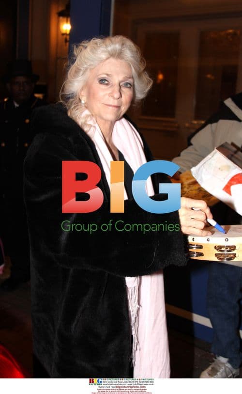 Singer Judy Collins Leaves Hotel After Show
