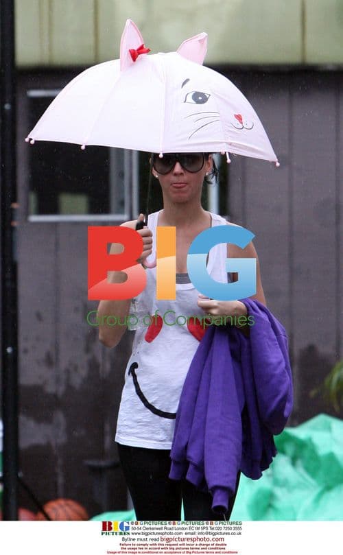 Katy Perry Exercises in Hollywood Rain