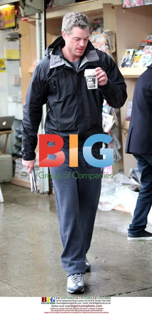 Eric Dane at Beverly Hills newsstand