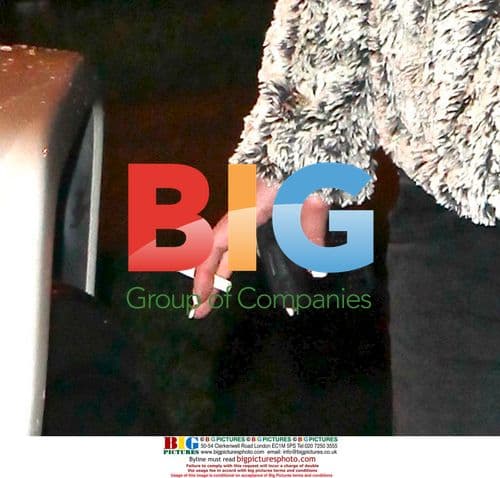 Britney Spears Lights-Up in Non-Smoking Area