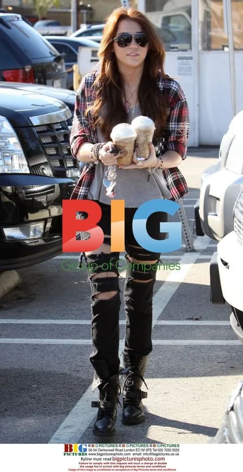 Miley Cyrus and Liam Hemsworth with Puppy