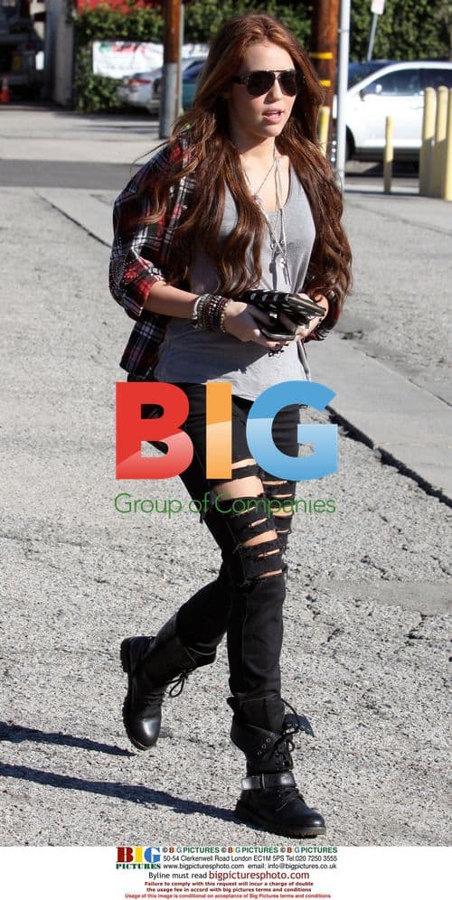 Miley Cyrus and Liam Hemsworth out for coffee