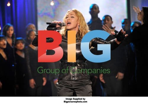 Madonna performs for Haiti earthquake relief