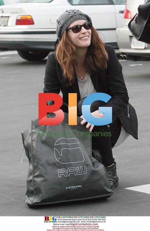 Liv Tyler Shopping in Los Angeles