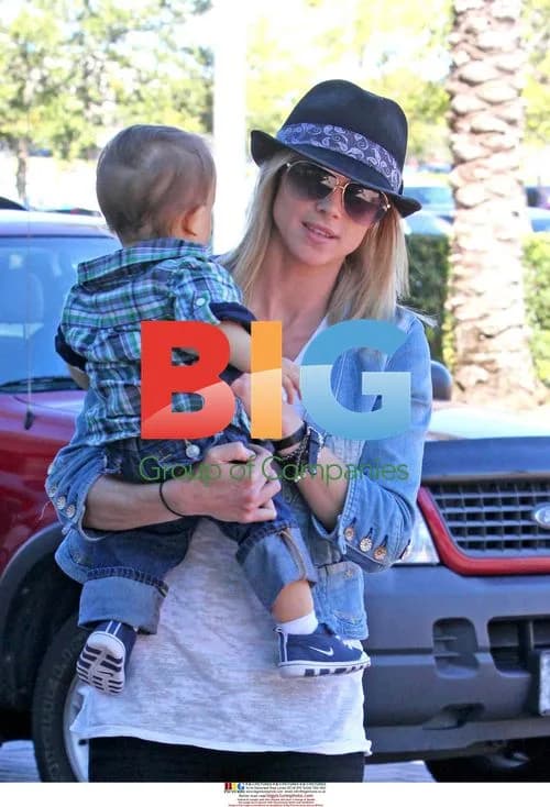 Elin Nordegren and son Charlie at mall