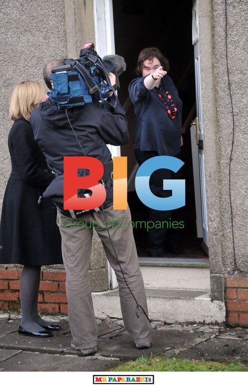 Susan Boyle Waves After Break-In