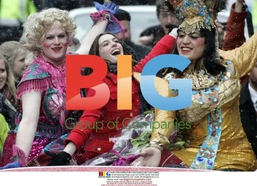 Anne Hathaway at Hasty Pudding Parade