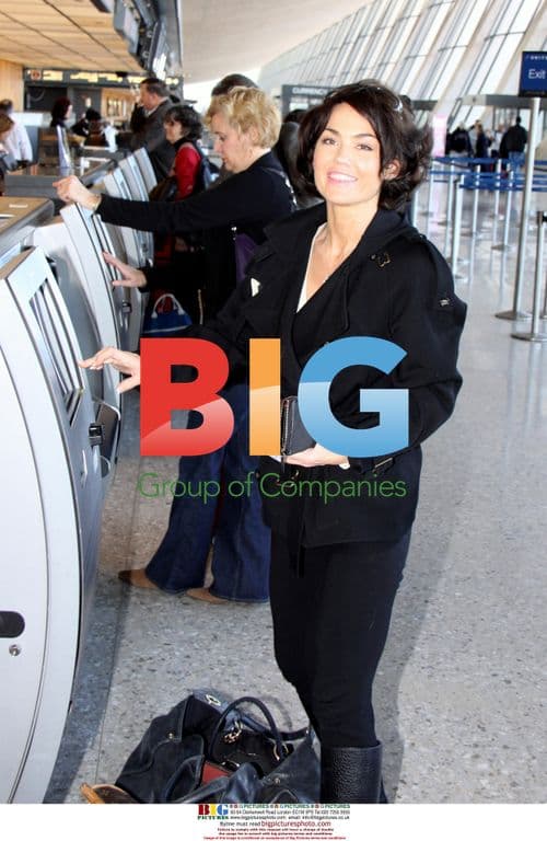 Kelly Carlson Leaving Dulles Airport