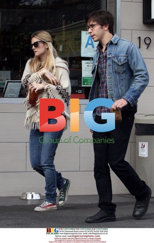 Drew Barrymore and Justin Long at The Oaks Gourmet