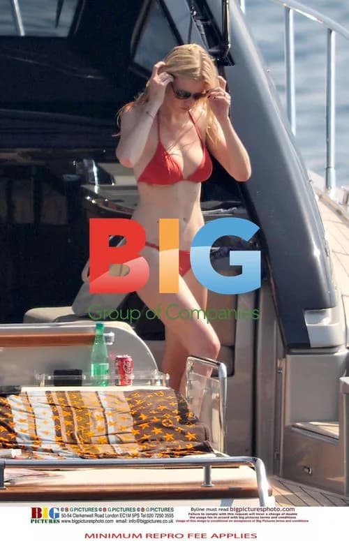 David Walliams and Lara Stone on French vacation
