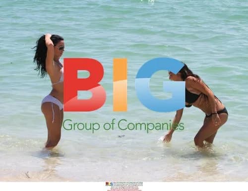Glamour Models Enjoy Miami Beach