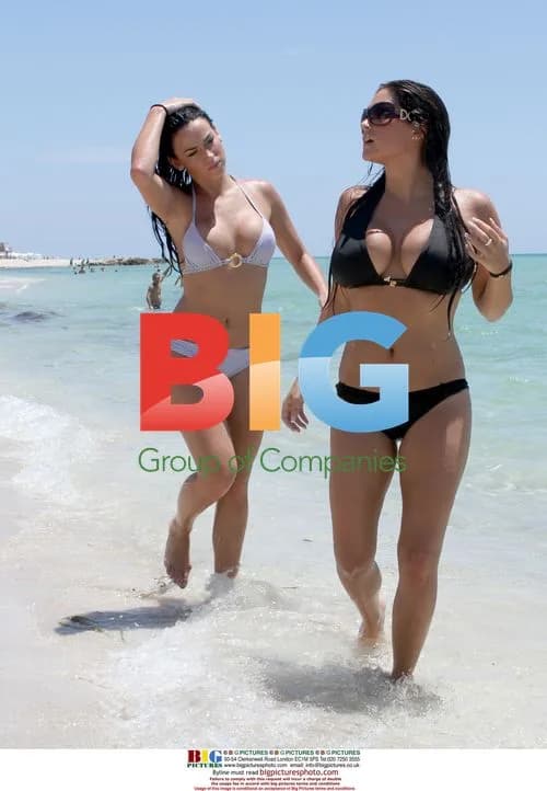 Glamour Models Enjoy Miami Beach