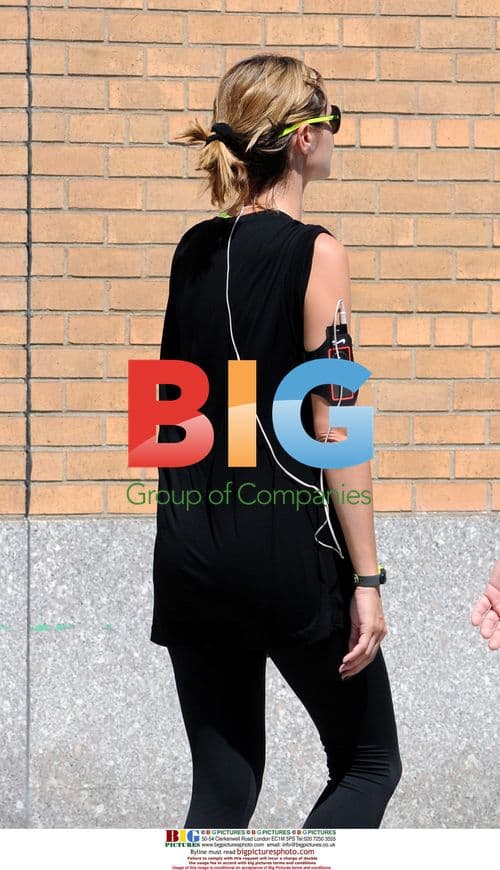 Heidi Klum enjoys run on NYC pier