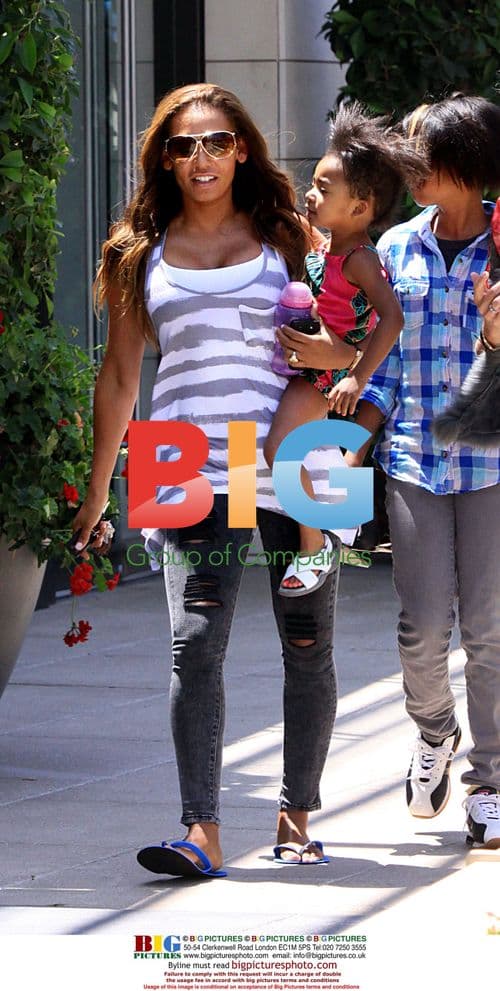 Mel B Takes Daughters to Nail Salon