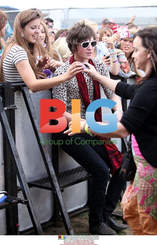 George Craig performs at 'T4 On The Beach'