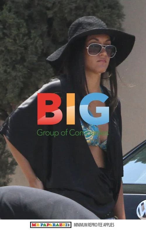 Ashley Cole Meets Mystery Girls at LA Beach Party
