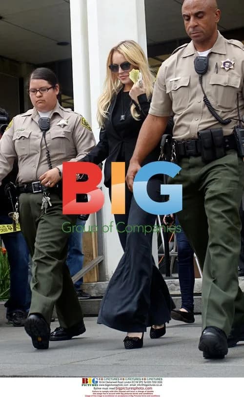 Lindsay Lohan Leaves Courthouse