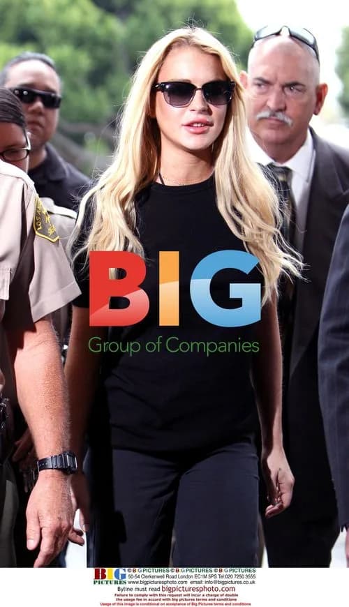 Lindsay Lohan Arrives at Court Hearing