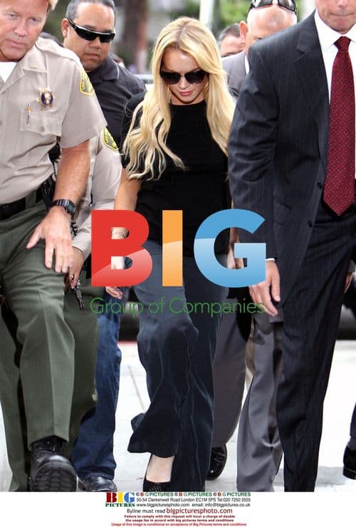 Lindsay Lohan Arrives at Court