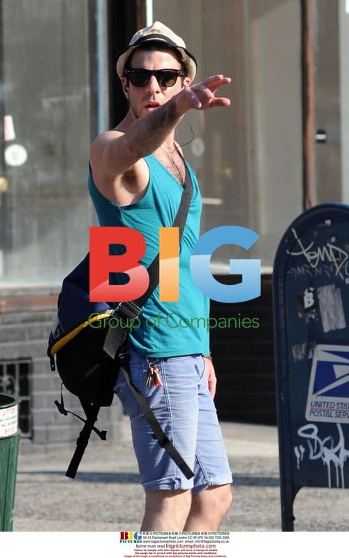 Zachary Quinto Lunch in NYC