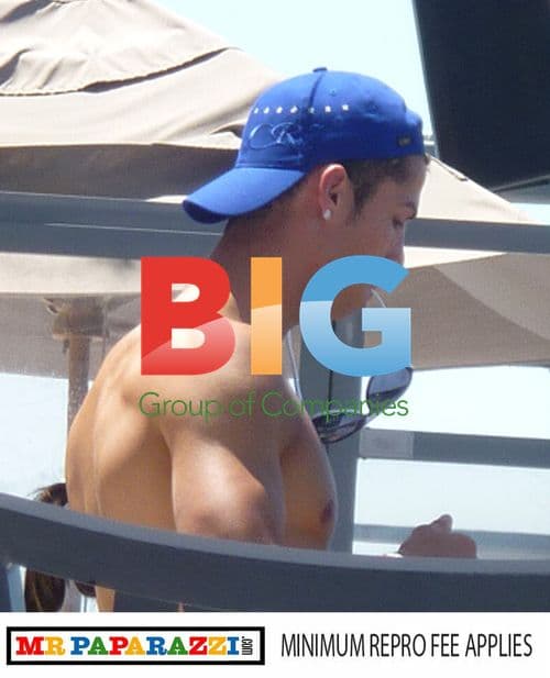 Cristiano Ronaldo Relaxes in NY