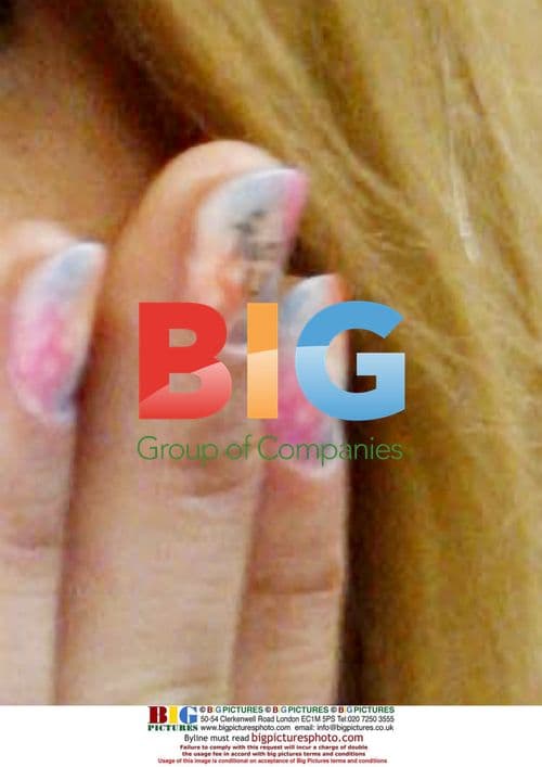 Lindsay Lohan's Finger Nail Message