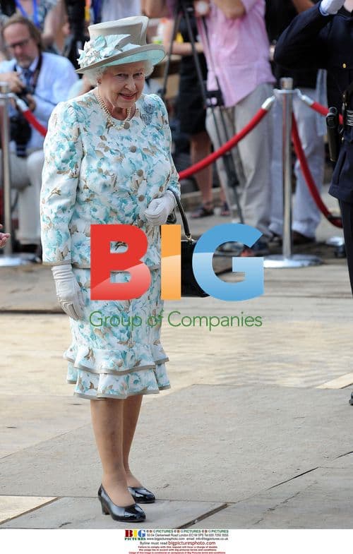 Queen Elizabeth II visits 9/11 Memorial